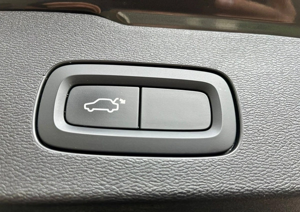 Volvo V60 cena 75900 przebieg: 233900, rok produkcji 2019 z Działdowo małe 466